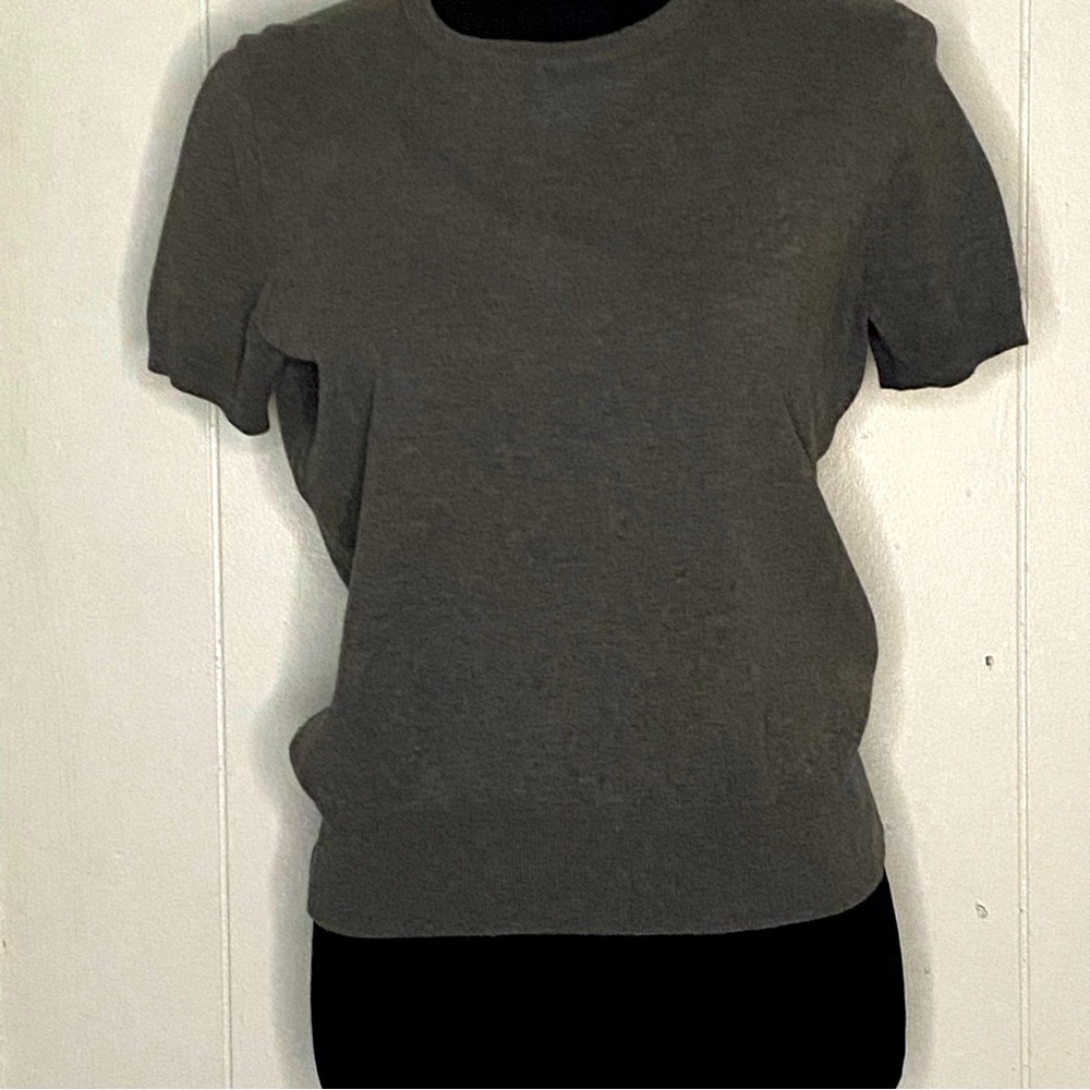 Ladies Lands’ End Size Small (6-8) Short Sleeve Gray Sweater